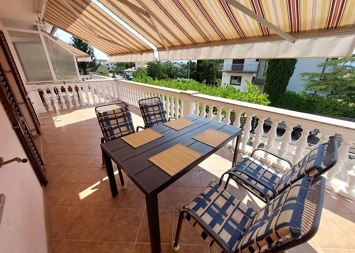 Apartment Mijo Malinska