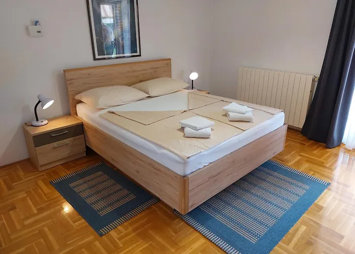 Apartment Mijo Malinska